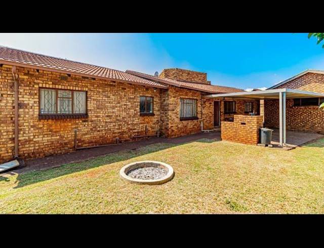 4 BEDROOM HOUSE FOR SALE IN SPRUIT VIEW